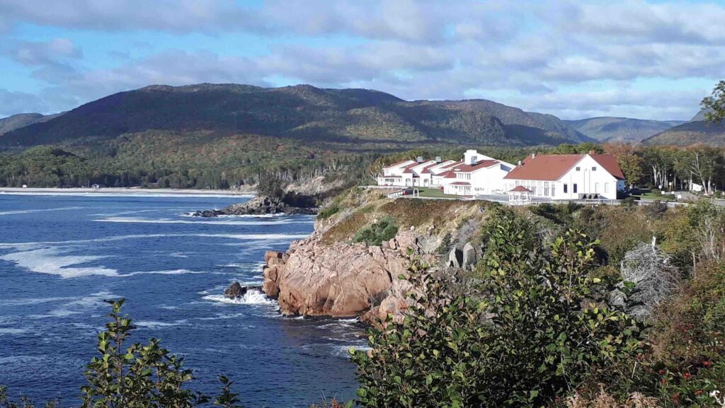Keltic Lodge perched on the cliffs overlooking the ocean